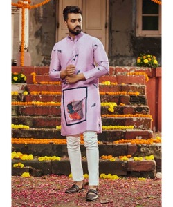 Thobekurta งานแต่งงานอินเดียสำหรับผู้ชายล่าสุดผ้า Punjabi Khadi มีชุดนอนสไตล์กระดุมและโซ่
