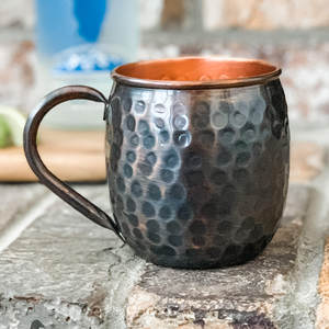 Mug en cuivre martelé Moscow Mule avec poignée en laiton, passe au lave-vaisselle, vaisselle portable pour les fêtes, bière, cocktails et toutes les boissons - Product Image 2