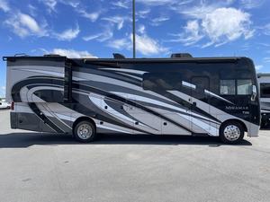 Caravane de voyage moderne pour 4 personnes avec salle de bain privée et lit confortable, camping-car remorquable pour le camping familial en plein air - Product Image 4