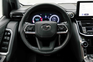 Como nuevo, precio asequible, 2026 Precious White Pearl TY-Land Cruiserz 300 VXR 3.3L V6 Twin-Turbo Diesel 4WD SUV, listo para enviar - Product Image 2