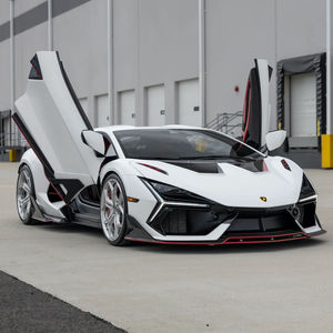 Opción Popular 2024: Lamborghini Revuelto Edición Personalizada con Paquete Aero, Impecable - Product Image 3