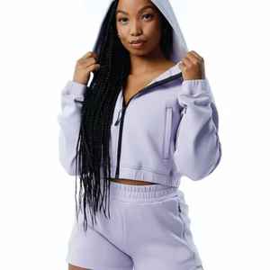 2024 personnalisé femmes porter des vêtements de sport haut court à capuche ensembles respirant à capuche nouveau Style haut court à capuche - Product Image 3