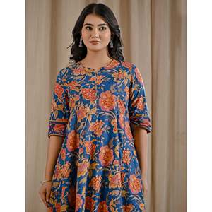 Ensemble Kurta et pantalon en coton imprimé bleu Jaal pour filles et femmes, style ethnique indien avec broderies pour les fêtes et occasions spéciales - Product Image 1