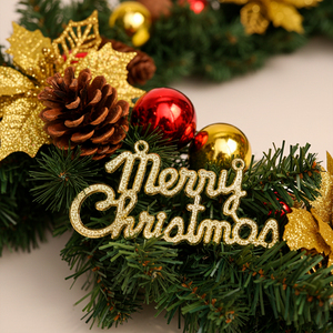 Lussuosa Ghirlanda Natalizia da 2,7m con Fogliame Artificiale in PVC Fatto a Mano e Ornamenti Design Fragole Dorate e Rosse - Product Image 4