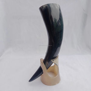 Cuerno para Beber de Buey Búfalo Real, Diseño Artesanal de Inspiración Medieval, Alta Calidad, Elegante, Hecho por Artesanos Indios para Vikingos - Product Image 1