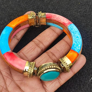 Bracelet manchette pour femme en os naturel de haute qualité, fait main, personnalisé, couleurs assorties, avec perles et diamants, étanche, tendance, style indien - Product Image 2