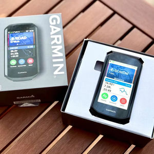 NOUVEAU Ordinateur de vélo Edge 1050 Premium avec capteurs et batterie externe - Product Image 1