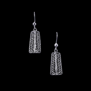 Alta calidad superventas matemáticas de alto grado es divertido-2 directo del proveedor indio con pendientes de tuerca de moda brillante - Product Image 1