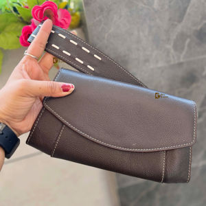 Pochette multi-cartes en cuir véritable pour femmes avec cuir recyclé pour un usage quotidien ou une soirée - Product Image 1