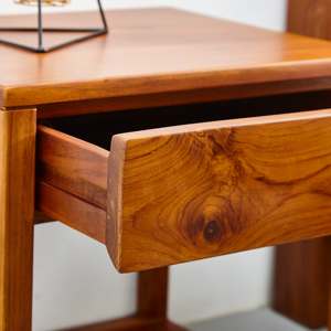 Mesita de noche de teca elegante y minimalista con 1 cajón para decoración de dormitorio - Product Image 3