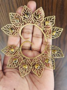 ต่างหูทรงตาเสือดีไซน์รูปใบไม้ทองเหลืองสีทองของผู้หญิงสายหูกลมน้ำหนักเบาสำหรับงานแต่งงานและวันครบรอบ - Product Image 2