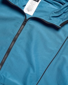 แจ็กเก็ตกันลมมีฮู้ดกันน้ำระดับพรีเมียมสำหรับผู้ชายเครื่องแต่งกายแนวสตรีทสำหรับฤดูหนาวและฝน - Product Image 4