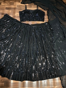 Lehenga Choli noir de créateur indien vintage pour les femmes de mariage et de fête pour un style traditionnel - Product Image 4