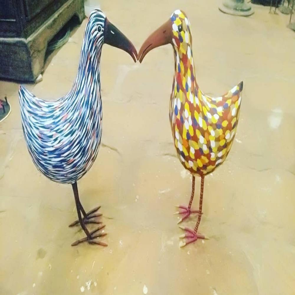 สีดำสีกากี