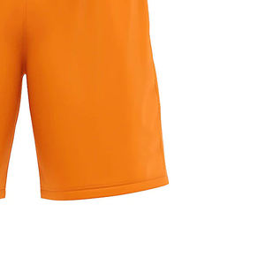 Short de football pour homme le plus demandé avec un tissu doux et extensible et respirant, parfait pour les tournois de football en salle ou les activités quotidiennes - Product Image 4