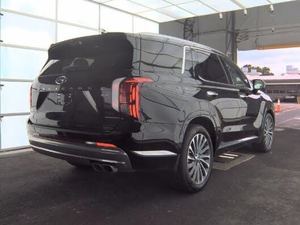 Ventes originales d'occasion 2025 Hyundaiiii Palissade Calligraphie AWD d'occasion - Product Image 2