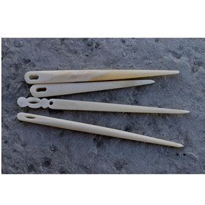 เข็มถักงานฝีมือจากกระดูกควาย ผลิตจากวัสดุธรรมชาติ ขัดเงา งานฝีมือสไตล์สัตว์ ของที่ระลึกจากอินเดีย - Product Image 3