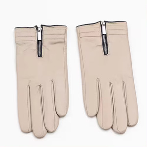 2024 conduite gants d'équitation nouvelle conception légère anti-dérapant doigt complet en cuir conduite en plein air gants de mode - Product Image 6