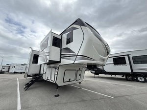New 2025 Keystone M-o-n-t-a-n-a 3941FO - Product Image 4