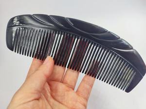 Peine de cuerno de buey de búfalo pulido ecológico hecho a mano estilo náutico antiestático clásico de la Edad Media - Product Image 2