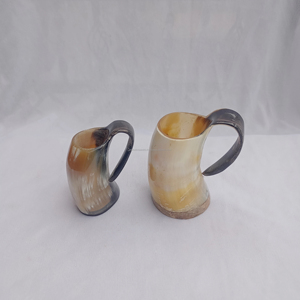 Ensemble de mini-tasses à bière en corne de buffle véritable, fabriqué par Authentic Real Water Buffalo Bubalus Bubalis, base en bois, idéal pour le miel, le vin, la bière, l'alcool - Product Image 1