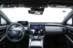 รถใหม่เอี่ยม ไมล์ 0 กม./ชม. ราคาคุ้มค่า ปี 2024 สีเทา TY - BZ4X 615 Max FWD Luxury SUV ไฟฟ้า พร้อมส่ง - Product Image 2