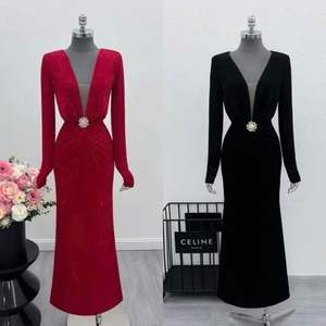 Robe sirène moulante chic-idéale pour les fêtes, mettant en valeur votre silhouette avec un tissu luxueux et un design époustouflant - Product Image 3