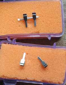 Instrumento de microcirugía ortopédica de alta calidad, abrazadera doble Micro Vascular, base de acero inoxidable, Manual quirúrgico esencial - Product Image 2