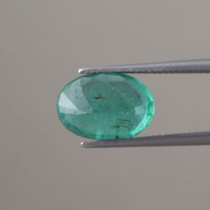 Esmeralda Natural Certificada IGI, Gema Suelta al por Mayor, 4.85 Quilates, Corte Ovalado 13x10mm 6mm, Verde Premium, Encerado/Aceitado, para - Product Image 3