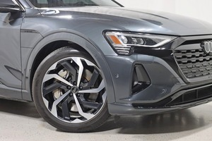 Audi Q8 e-tron Premium Plus 4 portes SUV AWD 2024 d'occasion en bon état - Product Image 5