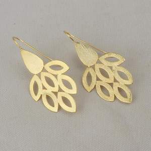 Pendientes de oro chapados en cobre hechos a mano para mujer, pendientes versátiles de alta calidad a la moda, precio asequible - Product Image 5