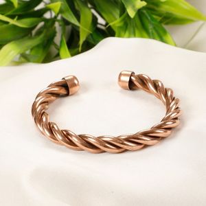 Pulsera de cobre, producto de joyería apto para mercados de exportación, con artesanía de primera calidad, diseño minimalista y brillo duradero. - Product Image 2