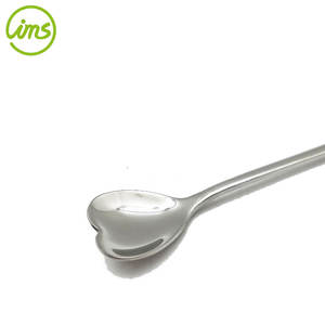 Cucharadita romántica de acero inoxidable con mango largo en forma de corazón - Product Image 4