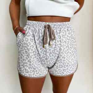 Short Casual para Mujer, Estilo Relajado, Corte Contemporáneo, Mezcla de Tejidos Transpirables y Sostenibles, Ideal para el Verano - Product Image 6