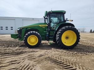 Tractor Agrícola 2025 8R 230 de Gran Tamaño con Tracción en las 4 Ruedas, Verde, de Alta Productividad - Product Image 6