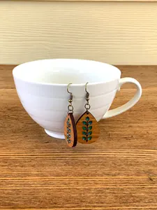 Resina de la mejor calidad con pendiente de moda elegante de madera para mujer y niñas Ropa de fiesta con alta calidad baja - Product Image 3