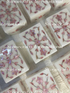 Boîte à bijoux moderne en nacre rectangulaire 4X3 avec nacre rouge disponible au prix de gros exportateur indien - Product Image 5