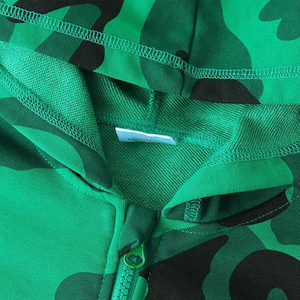 Sudadera ligera con cremallera, forro suave y cómodo, hombros estructurados, corte relajado, estilo casual urbano. - Product Image 3