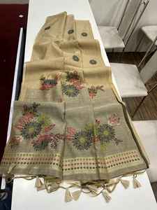 Meilleure qualité coton Saree tout corps fantaisie glands motifs floraux traditionnels contraste chemisier pièce pour les fêtes classique indien - Product Image 2