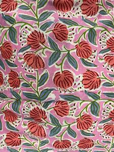 Grand sac polochon matelassé en coton pour femme Boho Weekender sac de voyage de nuit avec fermeture à glissière fait à la main et élégant - Product Image 4