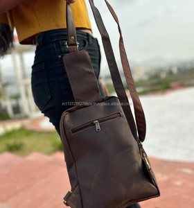 Nuevo estilo hecho a mano de grano completo de cuero Crunch estilo Vintage Unisex Sling Chest Made Unique Triangle Messenger Utility Cross Bags - Product Image 5