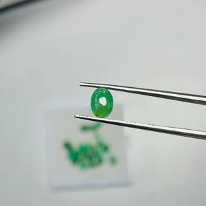 Lot de pierres précieuses émeraude naturelle de Zambie, taille ovale, bonne qualité, lustre et belle couleur verte, polissage parfait et idéal pour toute création de bijoux - Product Image 3