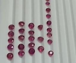 Lot de 69 pièces de rubis rempli de verre de Bangkok 6-9mm facettes rondes 130 cts ventes Iroc rubis coupe pierre précieuse en vrac pour la fabrication de bijoux - Product Image 4