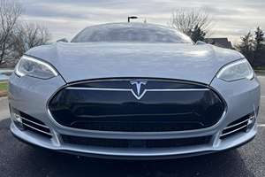 Tesla Model S P90D 2016 USADO con Volante a la Izquierda/Derecha - Product Image 2