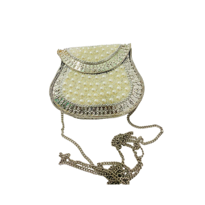 Bolso de Mano con Perlas Hecho a Mano |   Diseño Intrincado con Cuentas, Perfecto para Bodas, Fiestas, Eventos Nupciales y Ocasiones Elegantes - Product Image 1