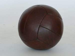 Balones de Fútbol de Cuero Vintage - Product Image 3