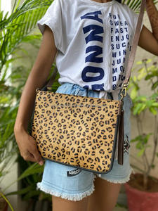 Nuevos bolsos de cuero de vaca con estampado de animales de cuero auténtico de alta calidad 100% de cuero de vaca, monederos versátiles de gran capacidad - Product Image 3