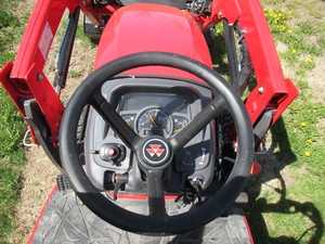 2025 MASSEY FERGUSON GC1725MB Tractor usado - Product Image 2