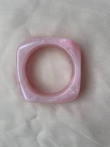 Brazalete de Resina Marrón Oscuro con Diseño de Ángel, Pulido, Grueso, Hecho a Mano, para Mujeres y Niñas - Product Image 4