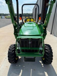 รถไถเดินตาม John Deere รุ่น 3032E ขับเคลื่อน 4 ล้อ เครื่องยนต์ดีเซล 35 แรงม้า 540 PTO ระบบข้อต่อ 3 จุด ปั๊มและเกียร์  พร้อมที่ตักด้านหน้าแบบถอดเร็ว - Product Image 2